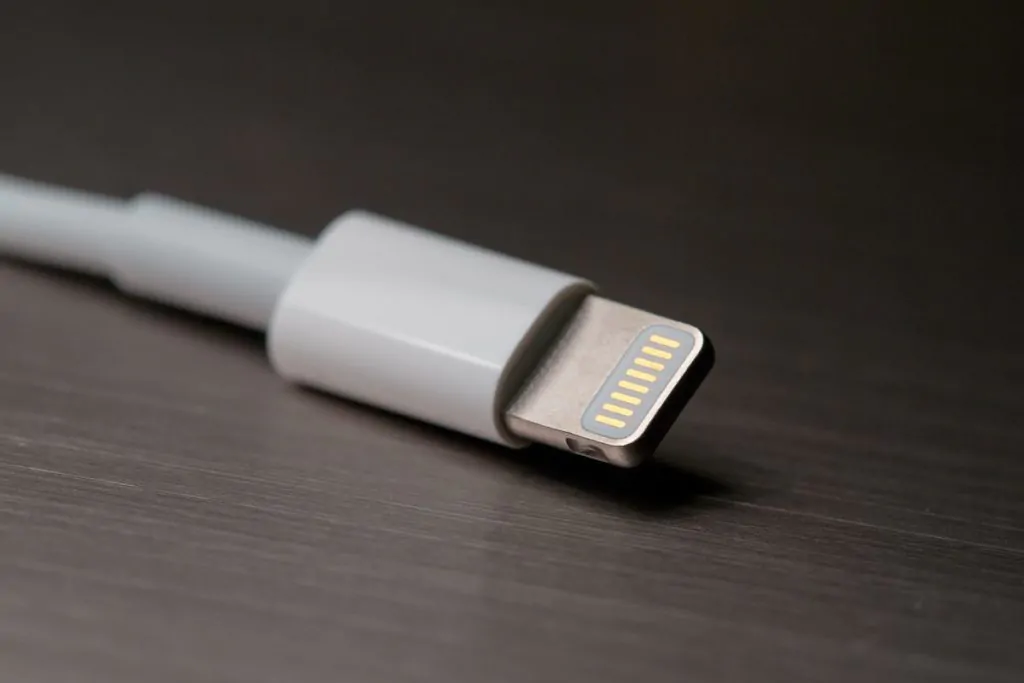 Connect the Device to a Computer using Lightning Cable